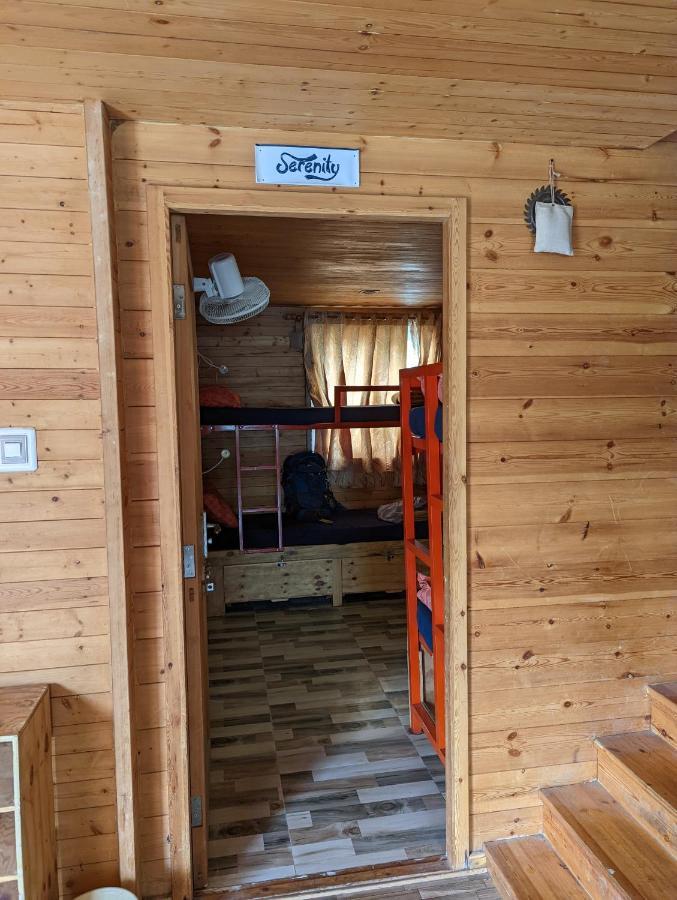 The Door To Nirvana Backpackers Hostel Котажирі Екстер'єр фото