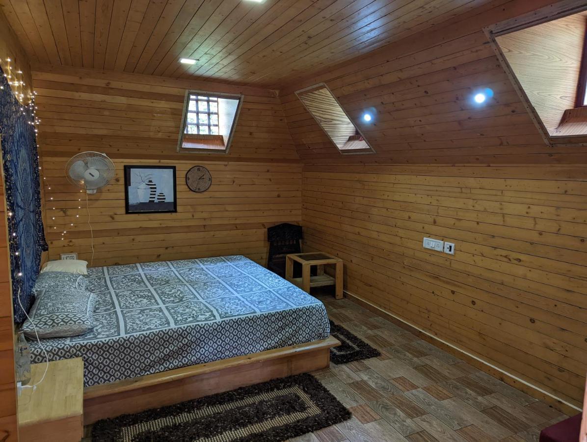 The Door To Nirvana Backpackers Hostel Котажирі Екстер'єр фото