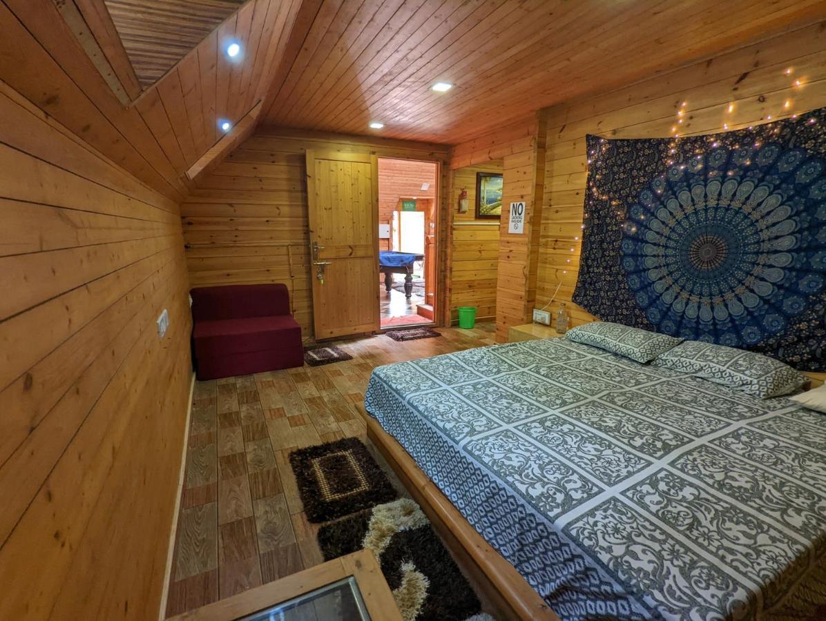 The Door To Nirvana Backpackers Hostel Котажирі Екстер'єр фото