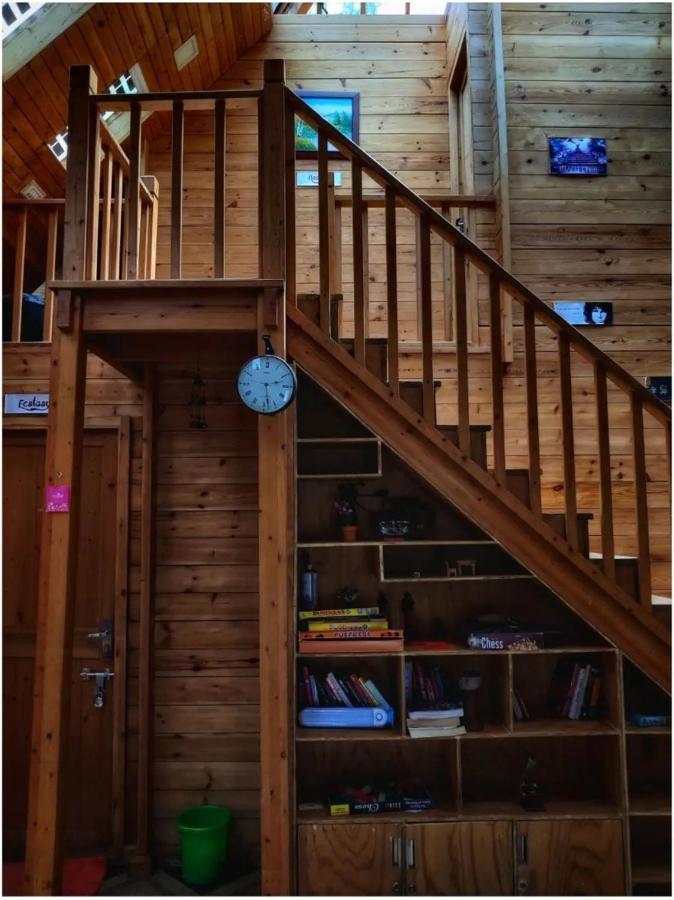 The Door To Nirvana Backpackers Hostel Котажирі Екстер'єр фото