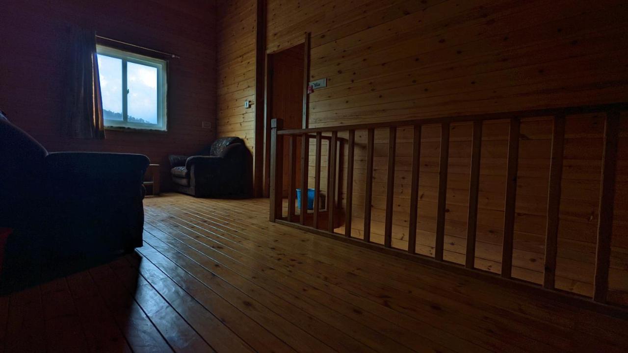 The Door To Nirvana Backpackers Hostel Котажирі Екстер'єр фото