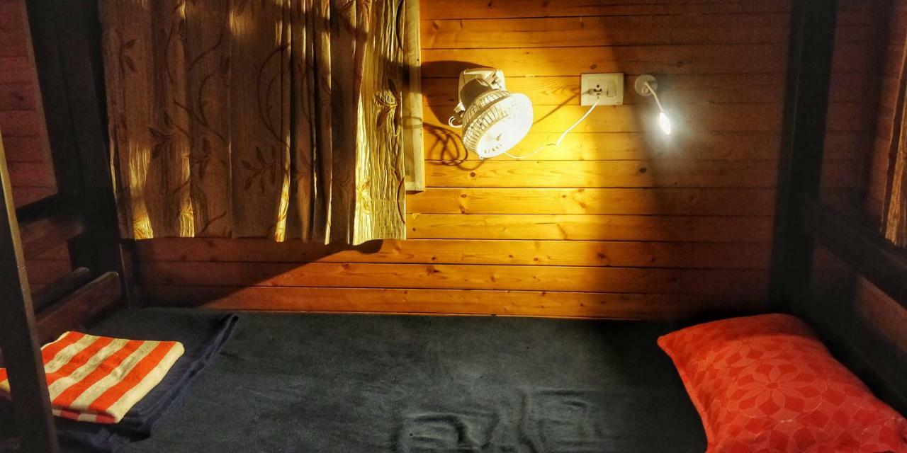 The Door To Nirvana Backpackers Hostel Котажирі Екстер'єр фото